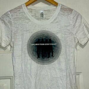 What kind of person listens to the B52S?  Band T Shirt rare